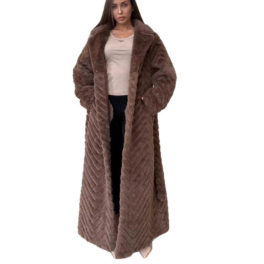 Damen Maxi-Kunstfellmantel mit Kapuze und Chevron-Steppung Nord Taschen