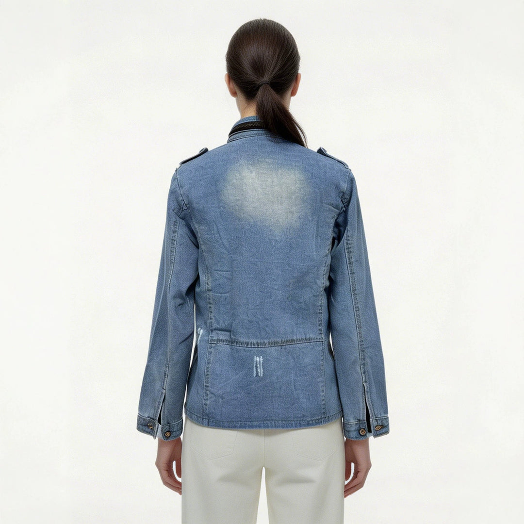 Damen taillierte Military-Denimjacke mit Stehkragen, aufgesetzten Pattentaschen und dezenten Used-Details Nord Taschen
