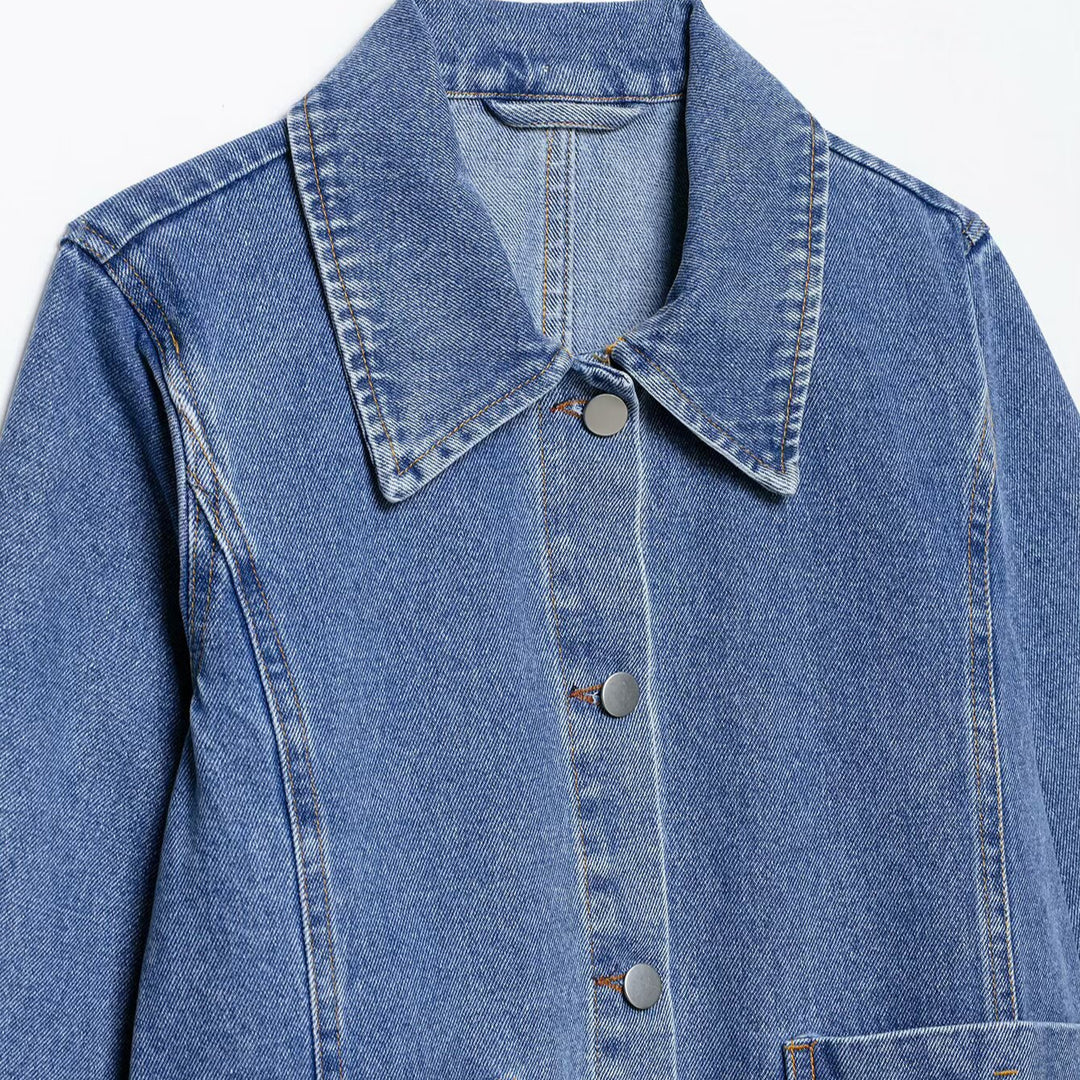 Damen Oversize-Jeansjacke mit Hemdkragen und großen aufgesetzten Taschen Nord Taschen
