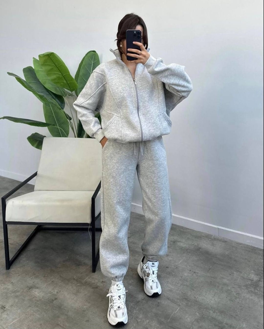 Damen Oversize Fleece-Set mit Reißverschlussjacke und weiten Jogginghosen Nord Taschen