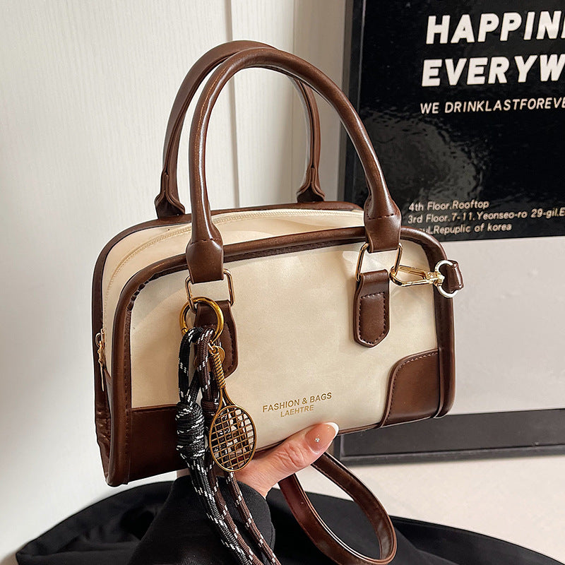Damen Handtasche mit eleganten Akzenten und praktischem Tragegriff Nord Taschen