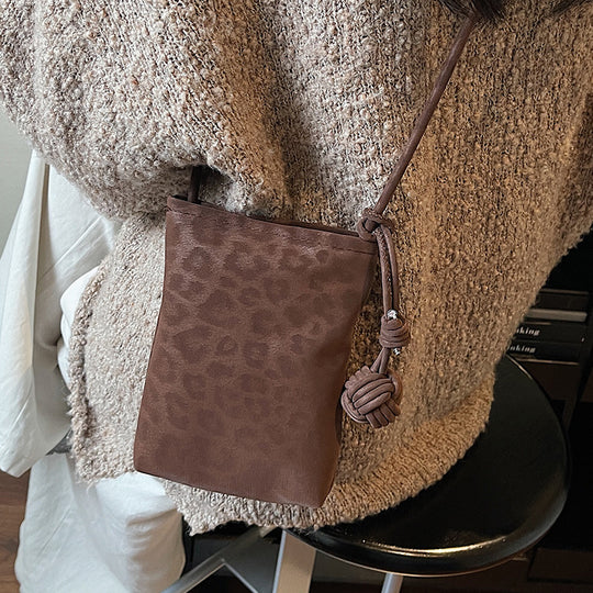 Damen Umhängetasche aus weichem Kunstleder mit modernem Leopardenmuster Nord Taschen