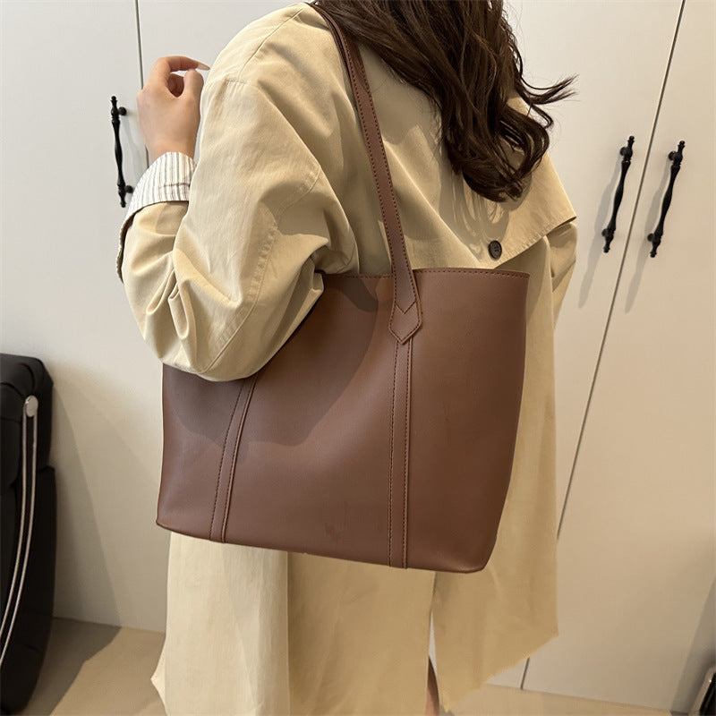 Damen Tote-Tasche aus hochwertigem Kunstleder mit geräumigen Innenfächern Nord Taschen