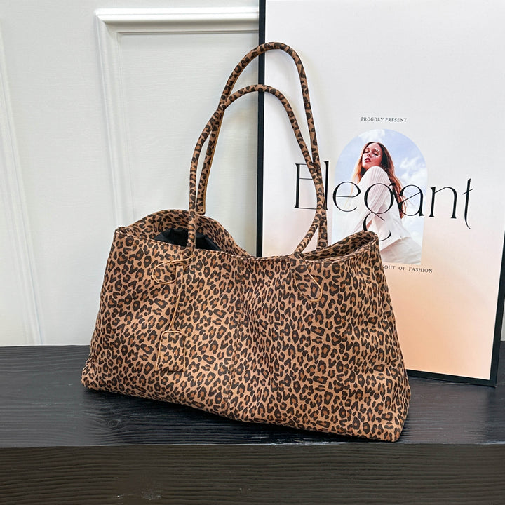 Damen elegante Taschentasche aus weichem Kunstleder Nord Taschen