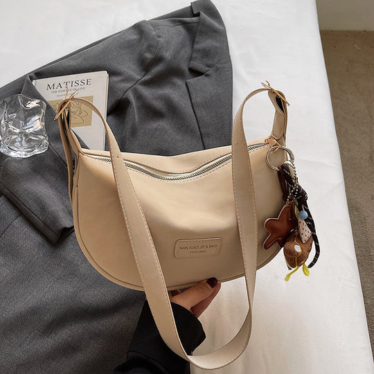 Damen elegante Umhängetasche mit lässiger Silhouette und verstellbarem Riemen Nord Taschen