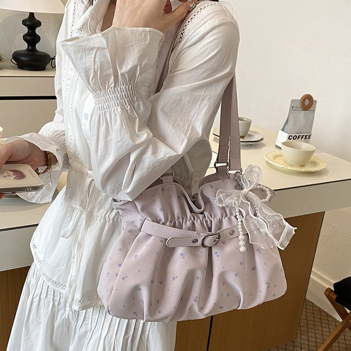 Damen modische Handtasche mit verspieltem Rüschendesign und eleganten Details Nord Taschen