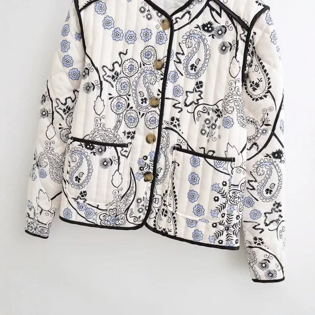 Damen Gesteppte Kurzjacke mit Paisley‑Blumenprint, Rundhalsausschnitt und Kontrastpaspel Nord Taschen