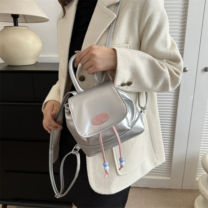 Damen Rucksackhandtasche mit zeitlosem Design und praktischen Trageoptionen Nord Taschen