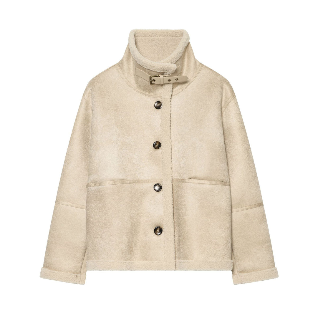 Damen Kurzjacke im Lammfell‑Look mit hoher Stehkragen‑Schnalle und aufgesetzten Taschen Nord Taschen