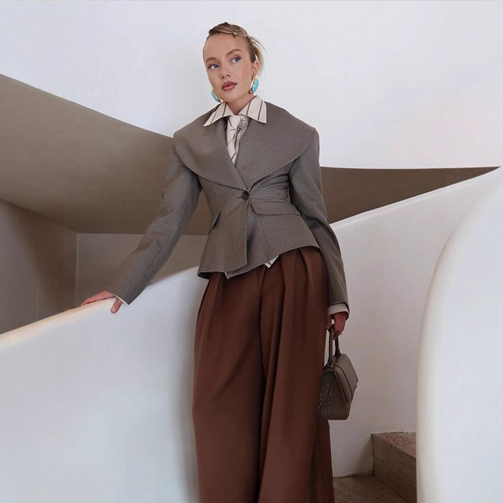 Damen Taillierter Blazer mit übergroßem Schalkragen und strukturierter Peplum‑Taille Nord Taschen