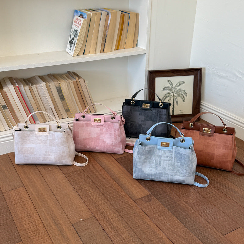 Damen elegante Umhängetasche mit luxuriösem Lederlook und geschmackvollem Verschluss Nord Taschen