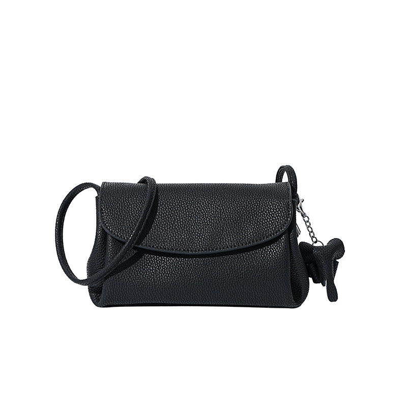 Damen Umhängetasche im minimalistischen Design mit abnehmbarem Anhänger Nord Taschen