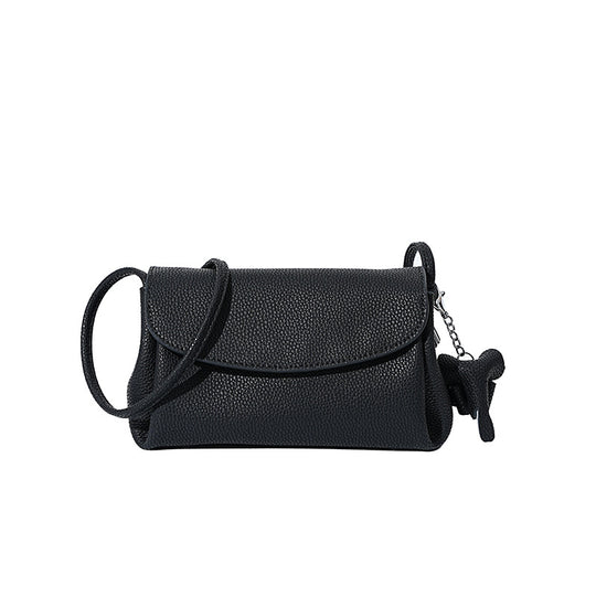 Damen Umhängetasche im minimalistischen Design mit abnehmbarem Anhänger Nord Taschen