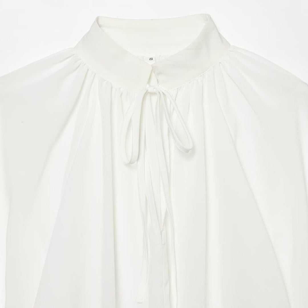 Damen Transparente Bluse mit Stehkragen, Volantenärmeln und Spitzenborte Nord Taschen
