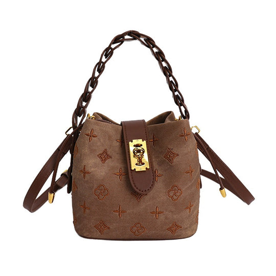 Damen Hobo-Tasche aus hochwertigem Kunstleder mit auffälligem Kettenakzent Nord Taschen