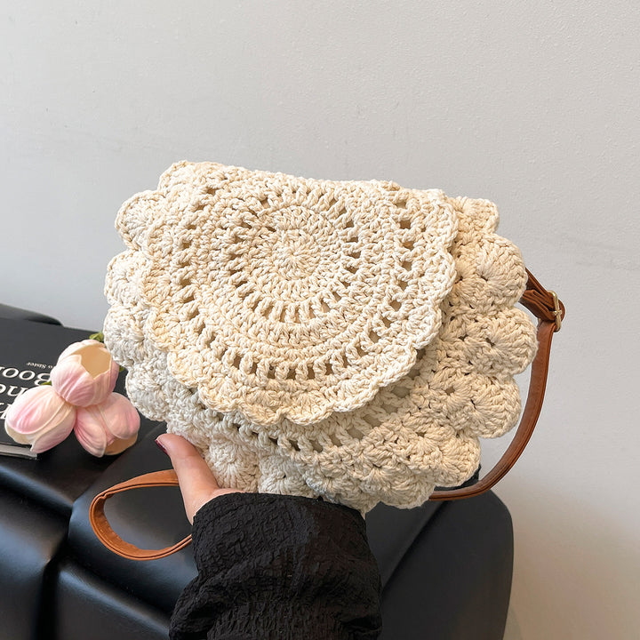 Damen Häkelhandtasche mit verspieltem Anhänger Nord Taschen