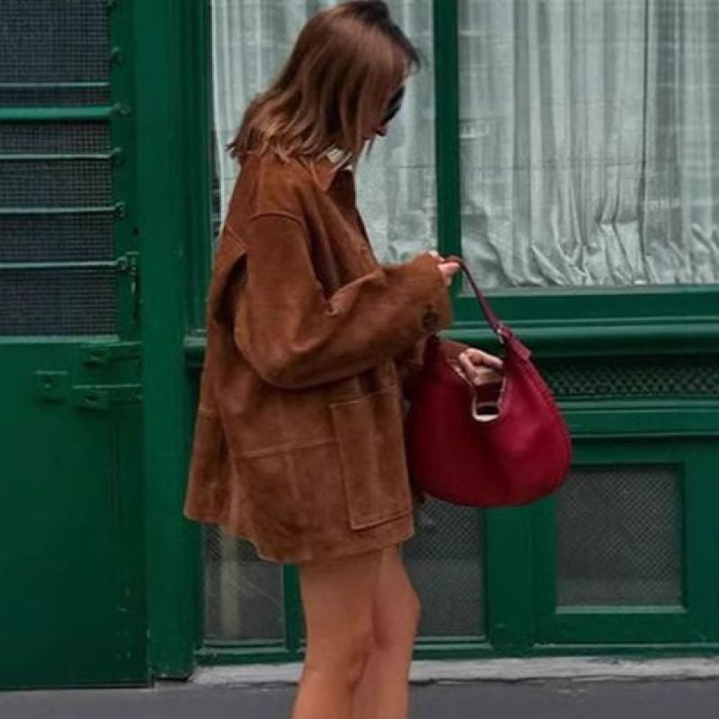 Damen Velourslederjacke mit weitem Schnitt, Hemdkragen und aufgesetzten Taschen Nord Taschen