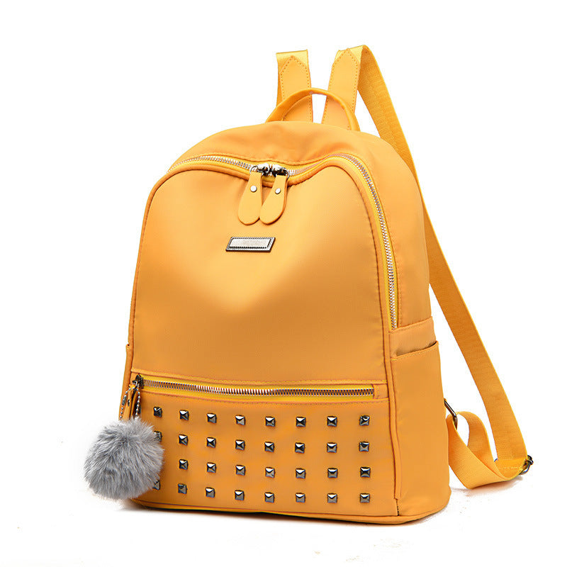 Damen modischer Rucksack mit Nieten und Pom-Pom Nord Taschen