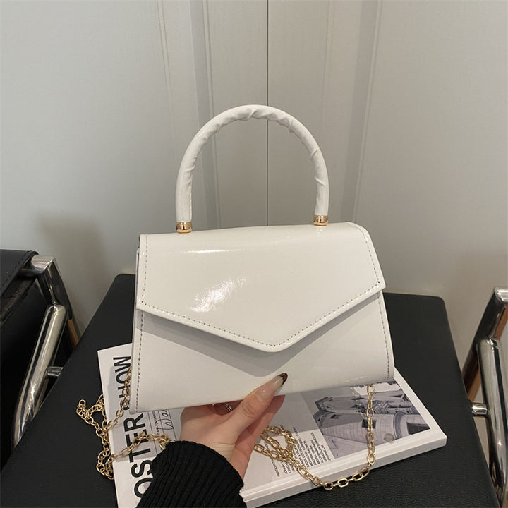 Damen elegante Handtasche im modernen Lacklederdesign Nord Taschen