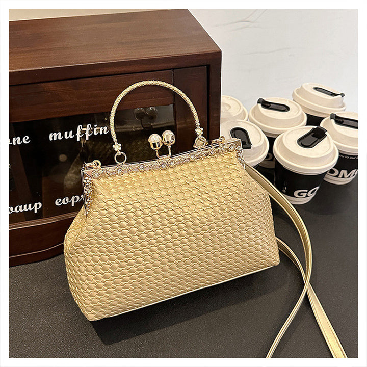 Damen elegante Handtasche mit glamourösen Kettenakzenten Nord Taschen