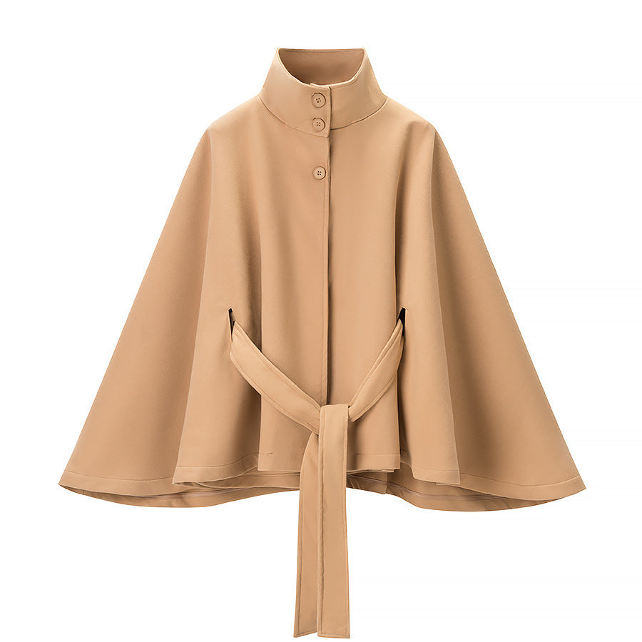 Damen Kurzcape mit Stehkragen, verdeckter Knopfleiste und Taillenbindegürtel Nord Taschen