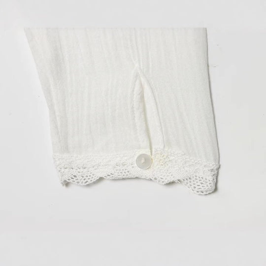Damen Romantische Spitzenbluse mit Knopfleiste, Taillenbindeband und zarter Stickerei Nord Taschen