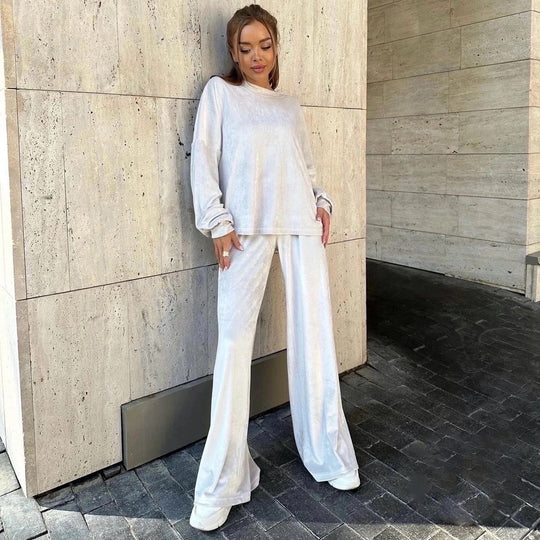 Damen luxuriöses Samt-Relax-Set mit Oversize-Crewneck und hochgeschnittener Gummibund-Jogger Nord Taschen