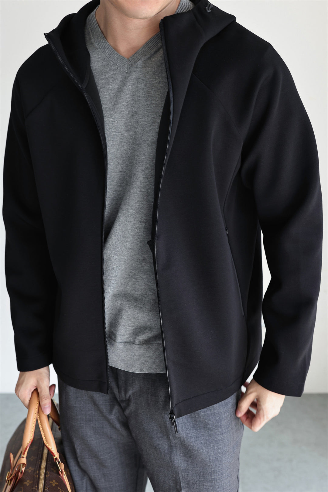 Herren Leichte Kapuzenjacke aus technischem Jersey mit verdecktem Reißverschluss Nord Taschen