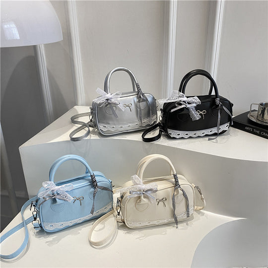 Damen modische Umhängetasche mit verspielt dekorativem Rüschen-Design Nord Taschen