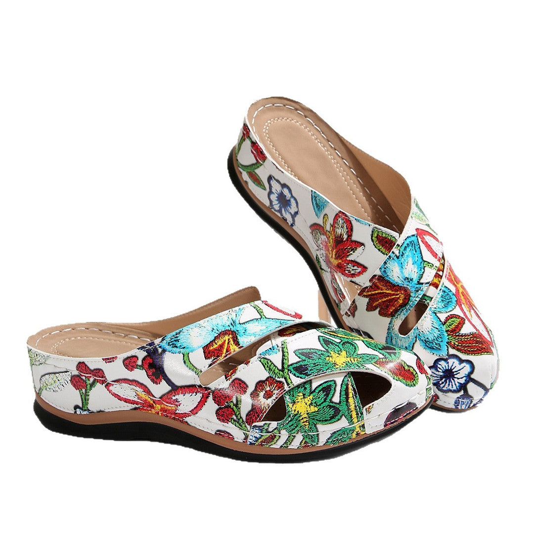 Damen Komfortable Clogs mit dekorativen floralen Stickereien Nord Taschen