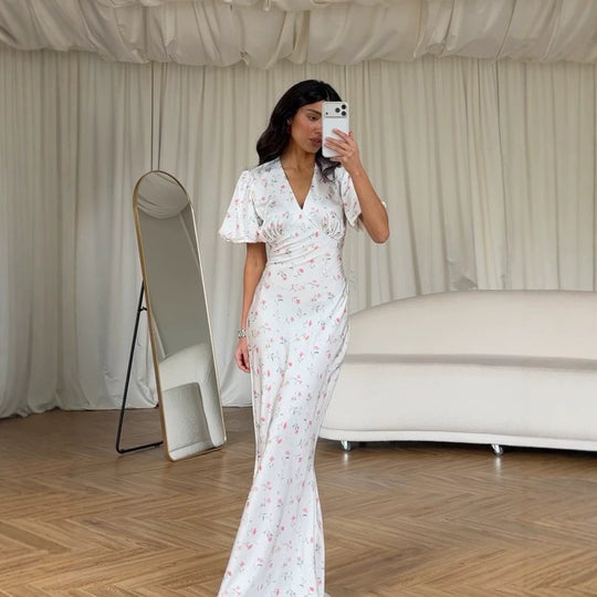 Damen Maxikleid mit floraler Satinoptik, taillierter Silhouette und kurzen Puffärmeln Nord Taschen