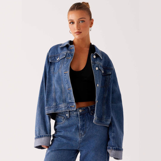 Damen trendige Denimjacke im lässigen Schnitt mit aufgesetzten Taschen und Knopfdetails - Vittorelli