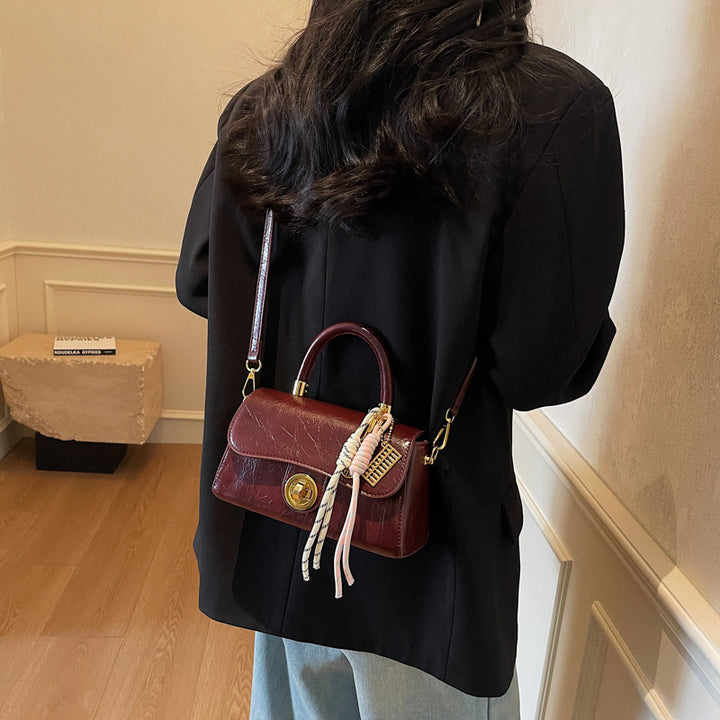Damen elegante Handtasche mit luxuriösem Kettenverzierung Nord Taschen