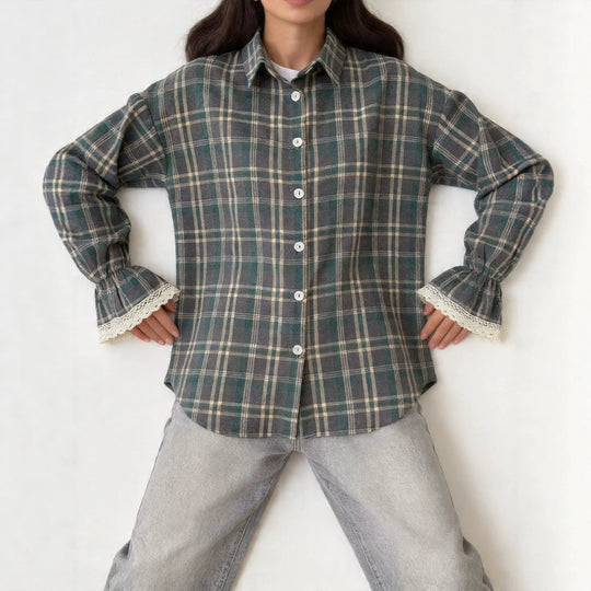 Damen Karo-Hemdbluse mit Spitzenmanschetten und Oversize-Schnitt Nord Taschen