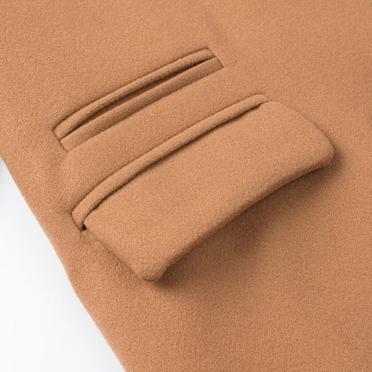 Damen Doppelreihiger Longcoat mit breitem Reverskragen und Pattentaschen Nord Taschen