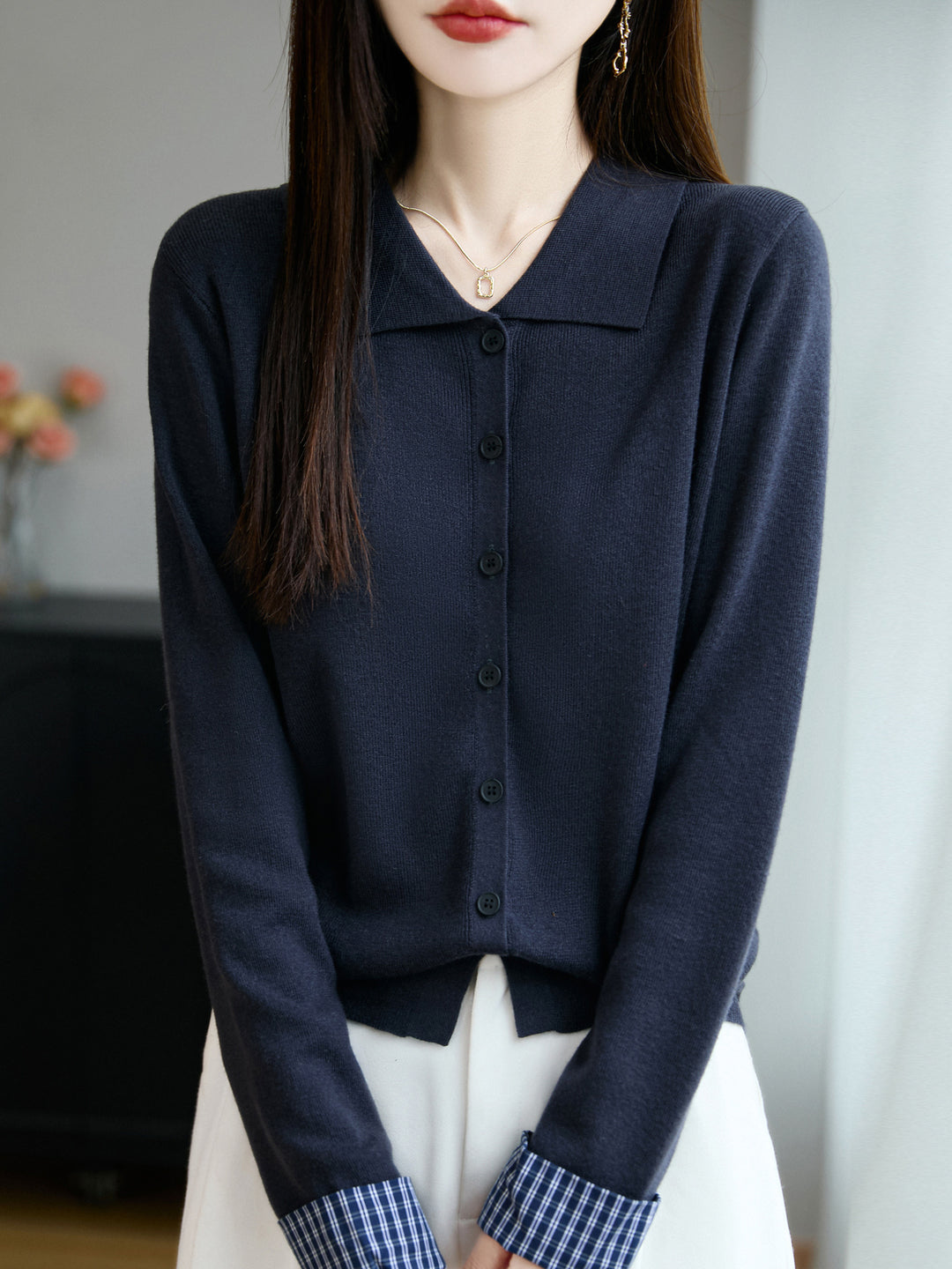 Damen Leichter Feinstrick-Cardigan mit breitem Hemdkragen und Frontknopfleiste Nord Taschen