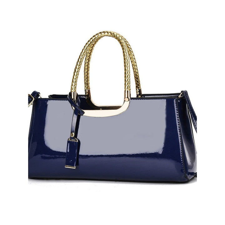 Damen elegante Schultertasche aus hochwertigem Kunstleder mit glänzendem Finish Nord Taschen