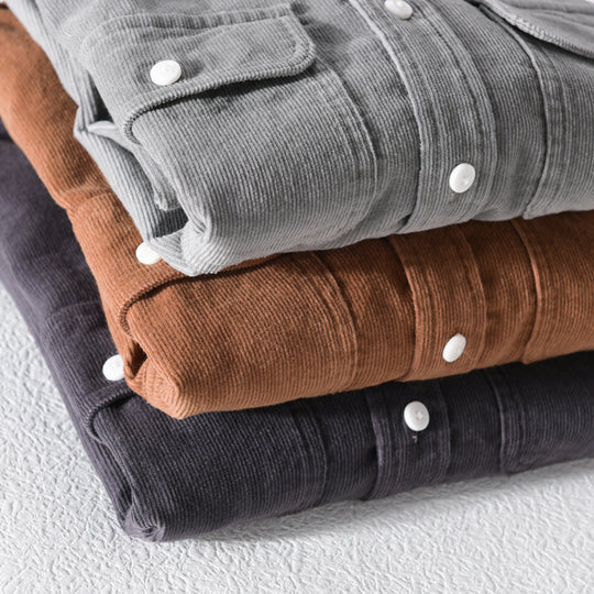 Herren Feincord-Hemdjacke im Worker‑Stil mit doppelten Brustpatten und entspanntem Schnitt Nord Taschen