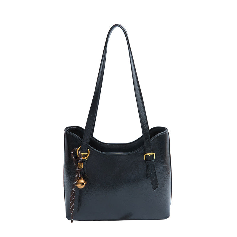 Damen elegante Umhängetasche mit charmantem Anhänger Nord Taschen