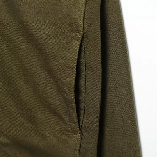 Damen Kurze Military-inspirierte Jacke mit Stehkragen, Zierknopfleisten und durchgehendem Reißverschluss Nord Taschen