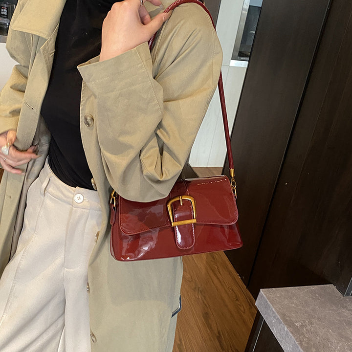 Damen Umhängetasche mit abnehmbarem Gurt und elegantem Verschluss Nord Taschen