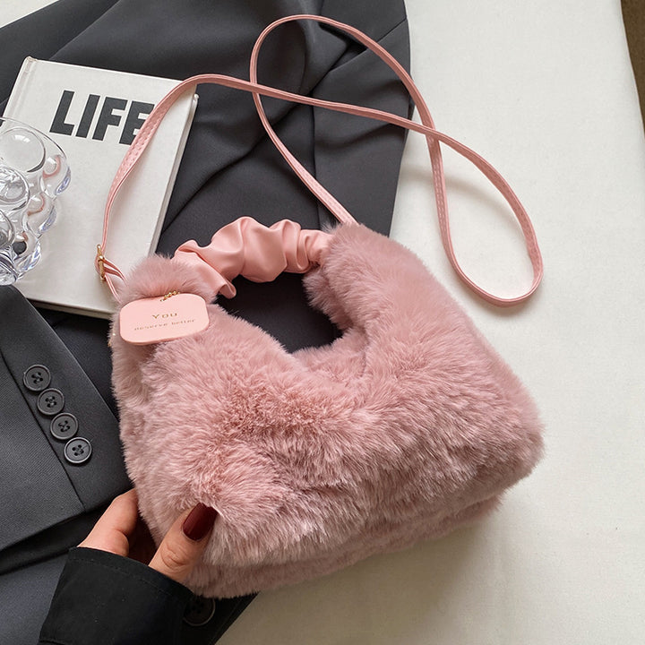 Damen Tasche aus flauschigem Kunstfell mit verstellbarem Schulterriemen Nord Taschen