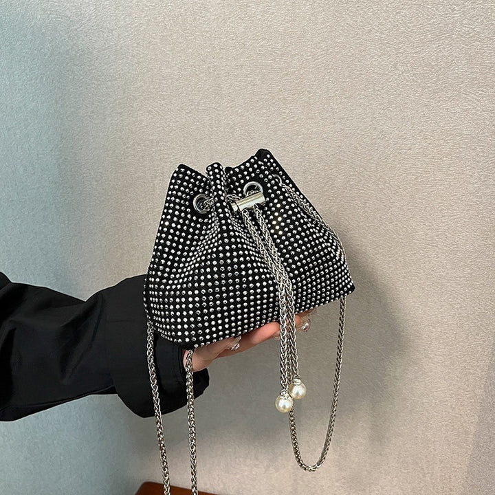 Damen glamouröse Beuteltasche mit Kettenakzenten Nord Taschen