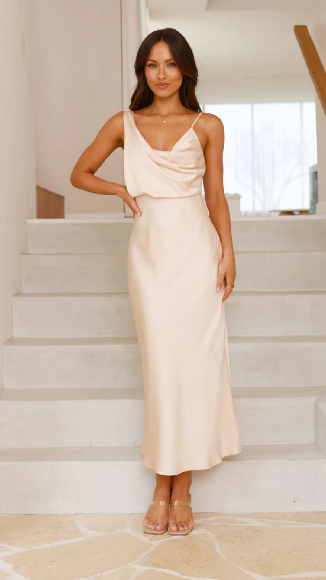 Damen Elegantes Maxikleid mit drapiertem Oberteil und schmaler Silhouette