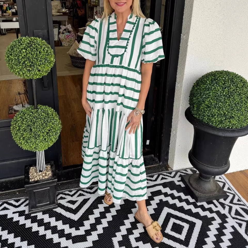 Damen Gestreiftes Maxi-Kleid mit Stufenrock, Rüschenblende und Puffärmeln Nord Taschen