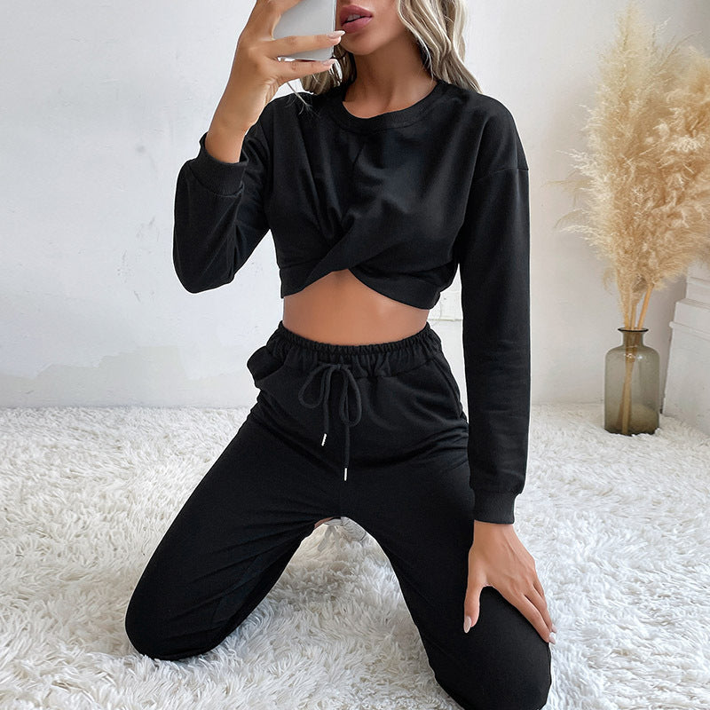 Damen Kurzgeschnittenes Loungewear-Set mit Twist-Oberteil und hochtaillierter Jogginghose Nord Taschen