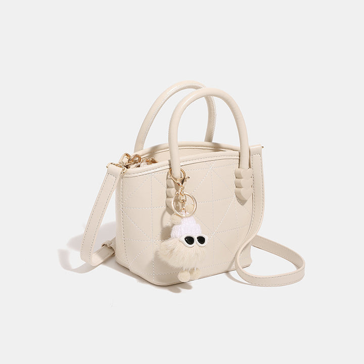 Damen Mini Handtasche mit verspieltem Kettenanhänger Nord Taschen