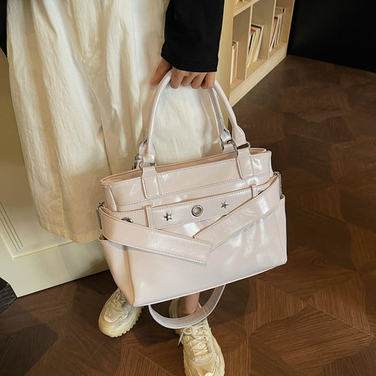 Damen Schultertasche mit elegantem Detail und verstellbarem Riemen Nord Taschen