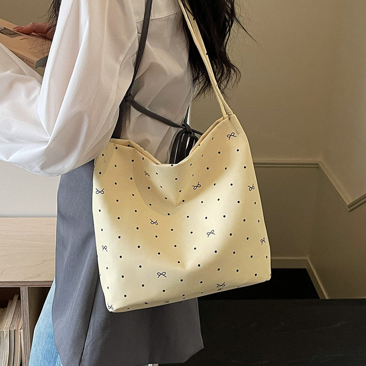 Damen Beuteltasche mit fröhlichem Punkten-Design Nord Taschen