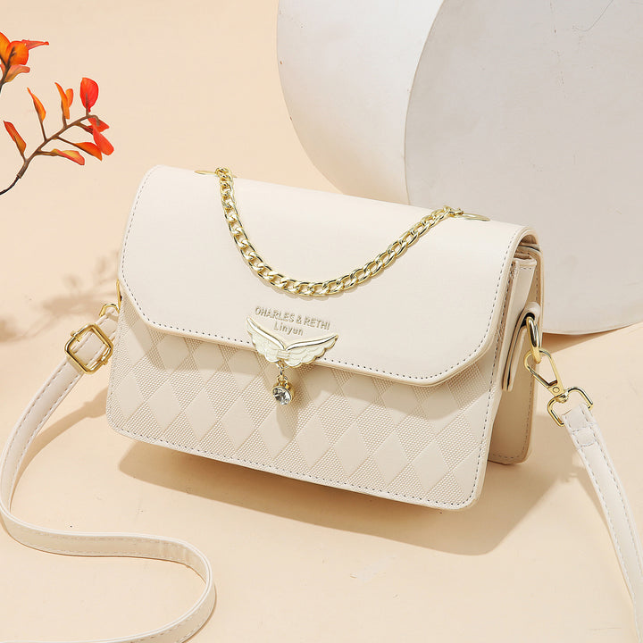 Damen Schultertasche mit elegantem Karomuster und goldener Kette Nord Taschen